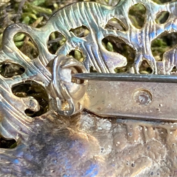 Vintage Victorian Style Collar Brooch! - Picture 10 of 11